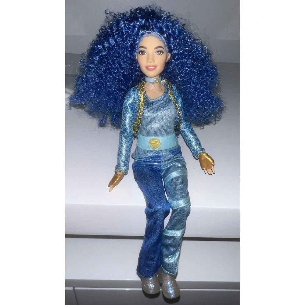 (3/b53)Mattel Disney Descendants the Rise of Red Princess Chloe Charming Doll